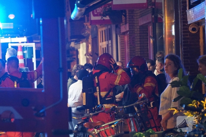 Keukenbrand breidt uit naar dak van pand