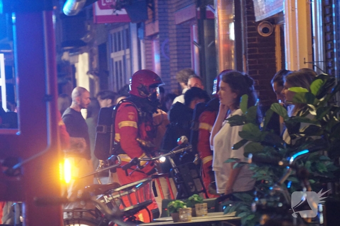 Keukenbrand breidt uit naar dak van pand