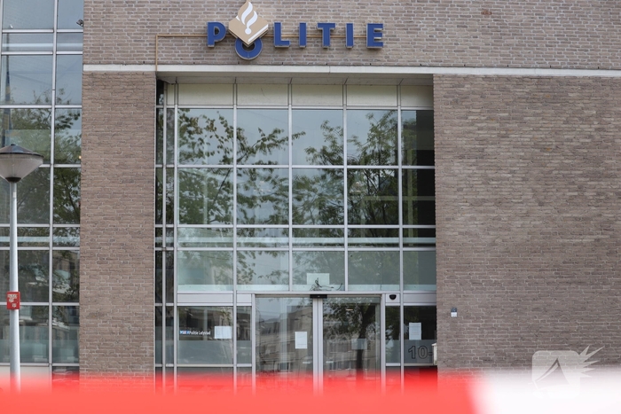 Ontruiming politiebureau na ontdekking mogelijk explosief