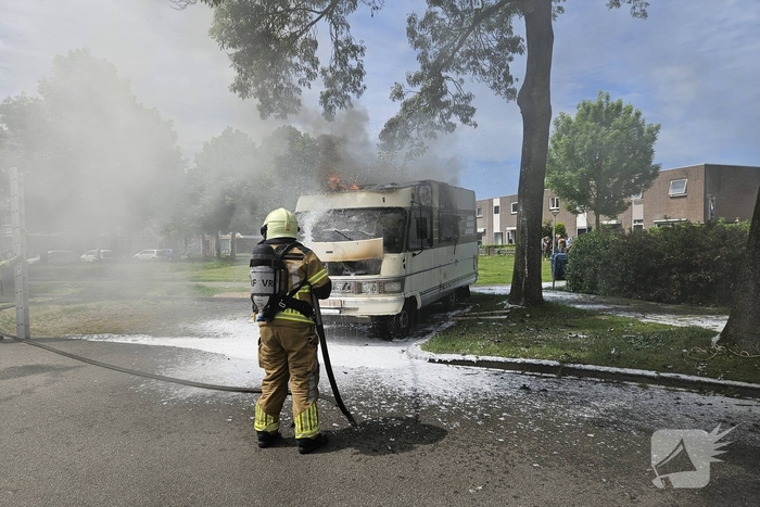 Brand in camper leidt tot snelle brandweeractie