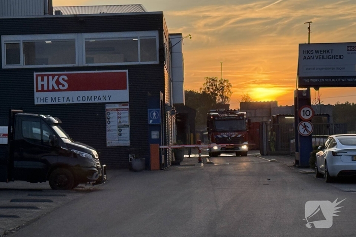 Brand in loods van metaalbedrijf