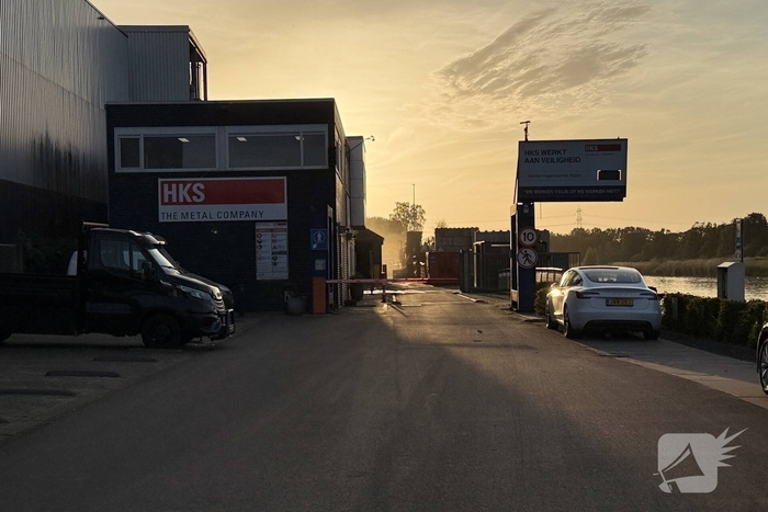 Brand in loods van metaalbedrijf