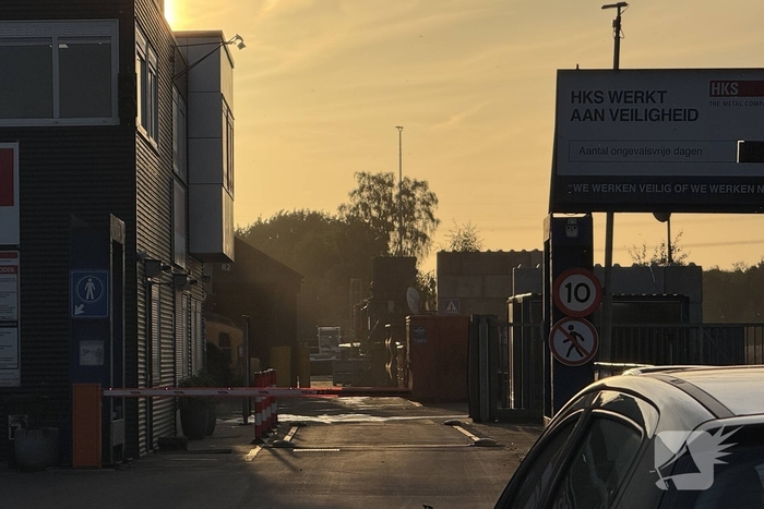 Brand in loods van metaalbedrijf