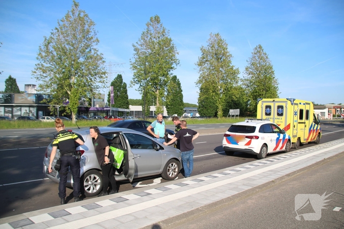 Aanrijding tussen vrachtwagen en auto