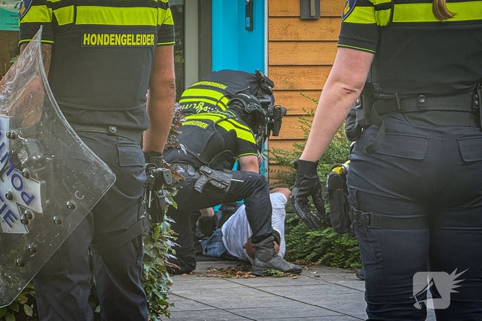 Hondengeleiders en vele agenten ingezet voor persoon met onbegrepen gedrag