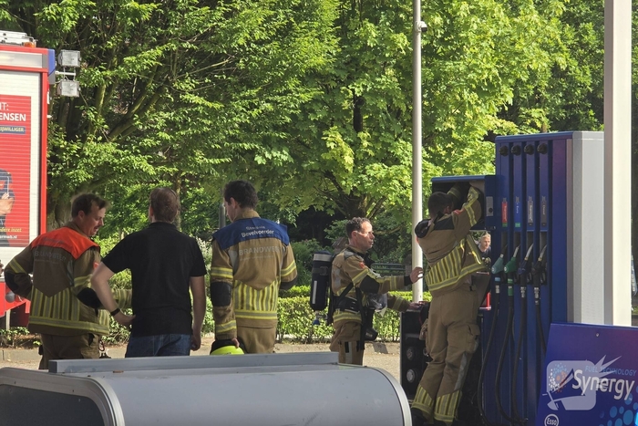Onderzoek bij tankstation na melding van rook