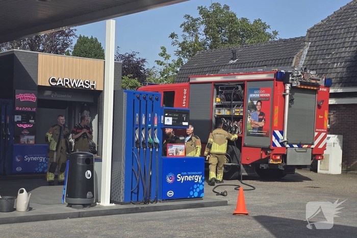 Onderzoek bij tankstation na melding van rook