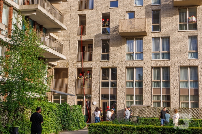 Brand in flat met evacuaties