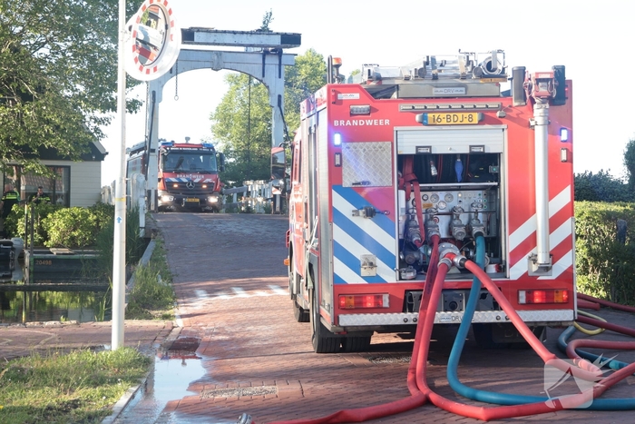 Bewoner nagekeken na brand in woning
