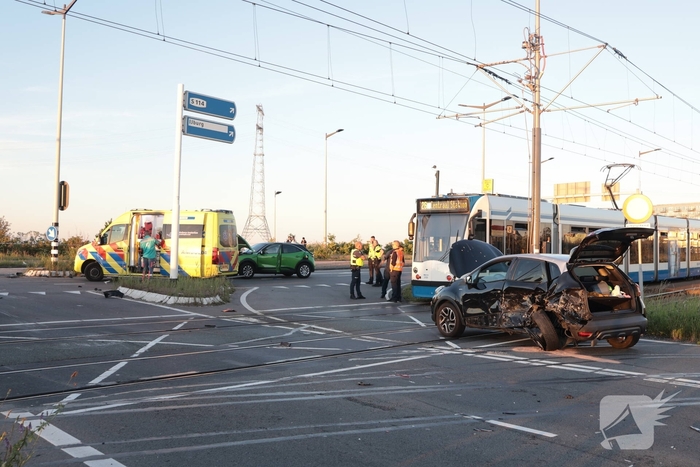 Drie auto's betrokken bij aanrijding met letsel