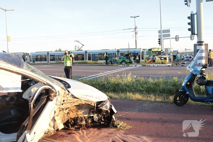 Drie auto's betrokken bij aanrijding met letsel