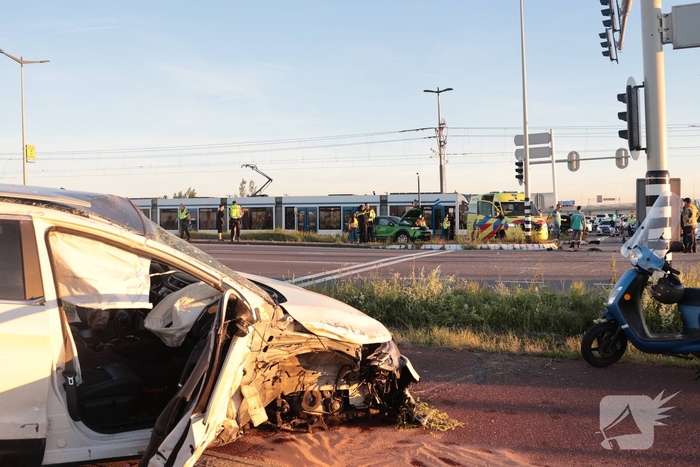 Drie auto's betrokken bij aanrijding met letsel