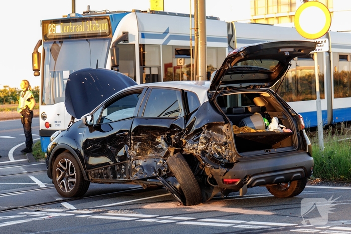 Drie auto's betrokken bij aanrijding met letsel