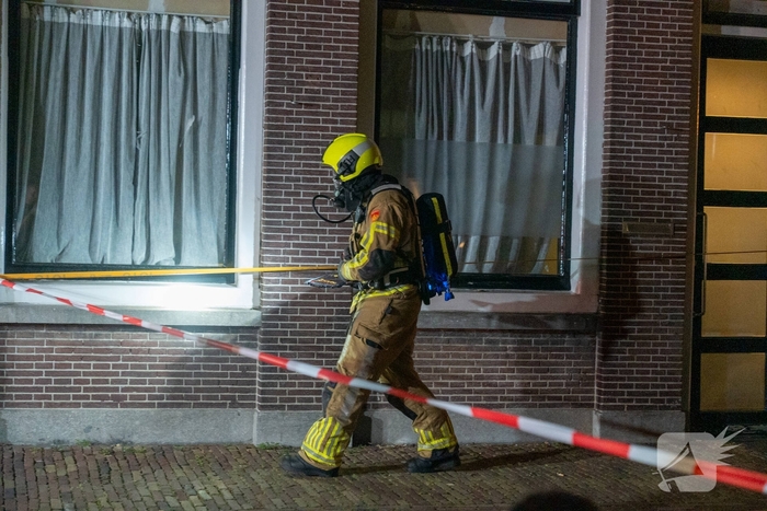 Brandweer onderzoekt incident in woning