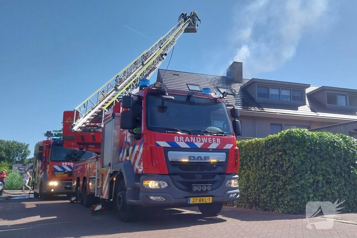 Flinke brand op dak van woning