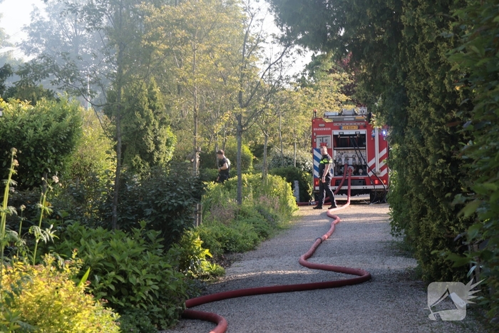 Buitenbrand verwoest huisje op recreatiepark