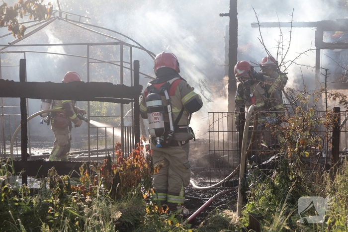 Buitenbrand verwoest huisje op recreatiepark