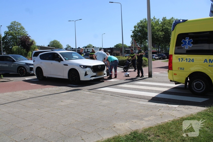 Scooterrijder gewond bij aanrijding op rotonde