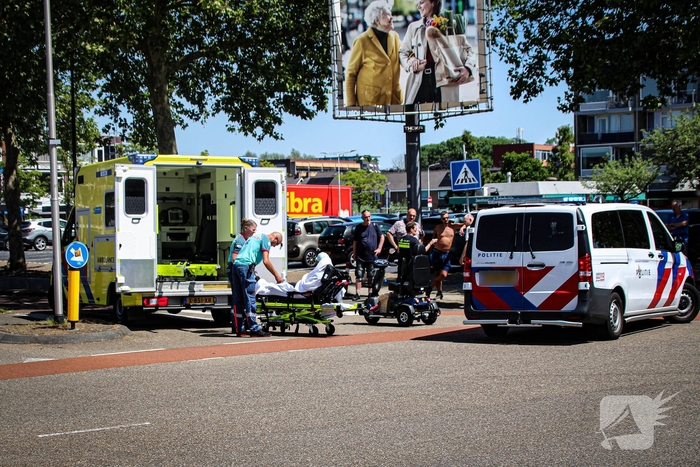 Oude man gewond bij ongeval met scootmobiel