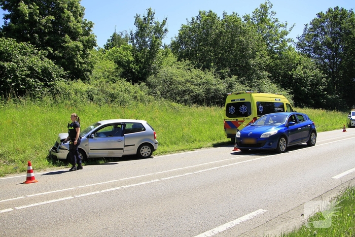 Aanrijding tussen voertuigen leidt tot lichte verkeershinder