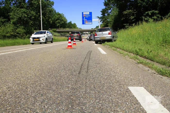 Aanrijding tussen voertuigen leidt tot lichte verkeershinder
