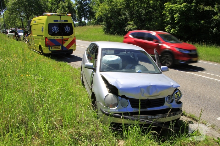 Aanrijding tussen voertuigen leidt tot lichte verkeershinder