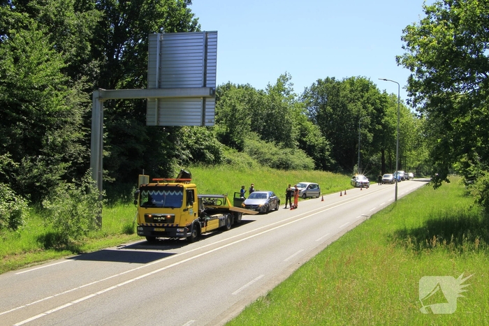 Aanrijding tussen voertuigen leidt tot lichte verkeershinder
