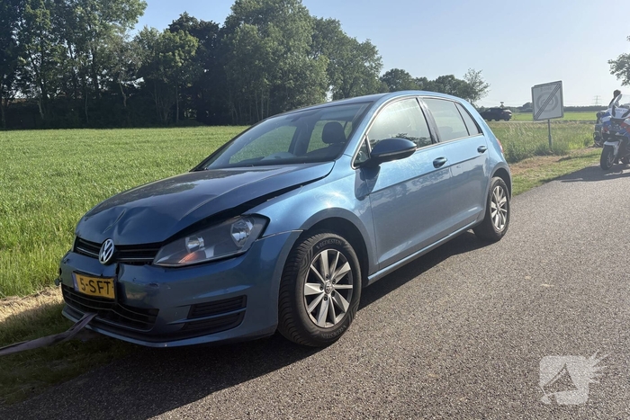 Botsing tussen twee auto's leidt tot ambulance-inzet