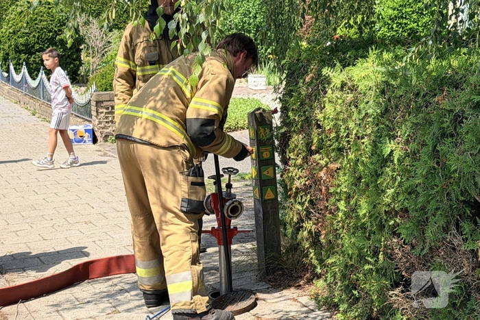 Buitenbrand ontstaat tijdens onkruidbranden