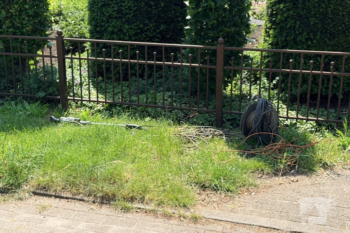 Buitenbrand ontstaat tijdens onkruidbranden