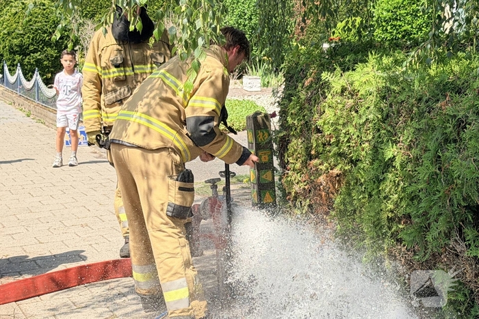 Buitenbrand ontstaat tijdens onkruidbranden