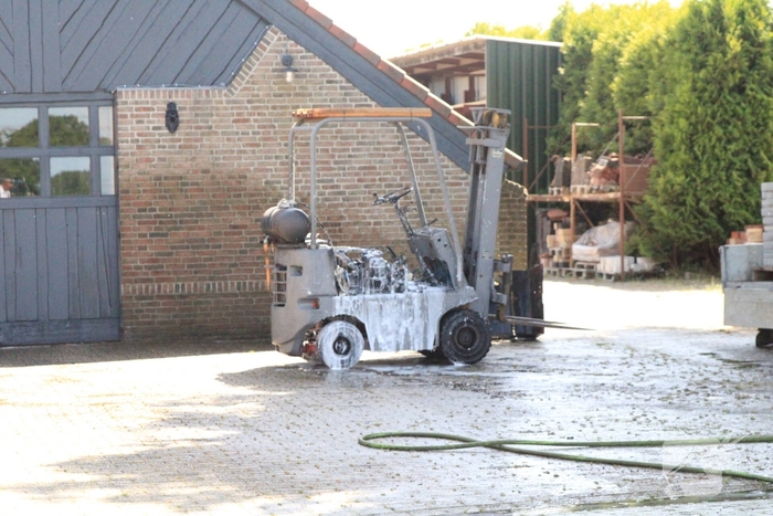 Brand in heftruck tijdens werkzaamheden