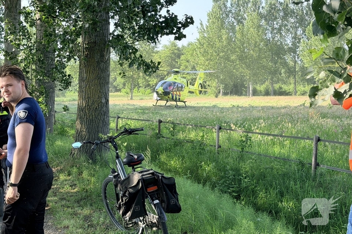 Fietser zwaargewond bij aanrijding met tractor