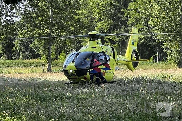 Fietser zwaargewond bij aanrijding met tractor