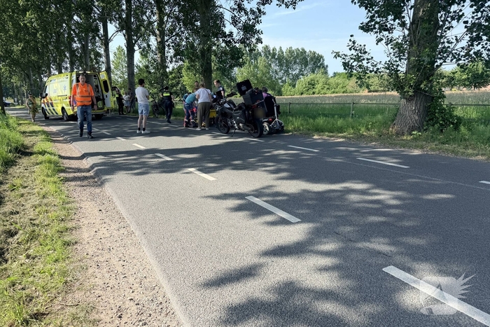 Fietser zwaargewond bij aanrijding met tractor