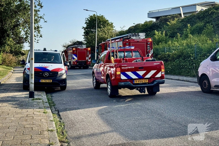 Brandweer bestrijdt flinke duinbrand