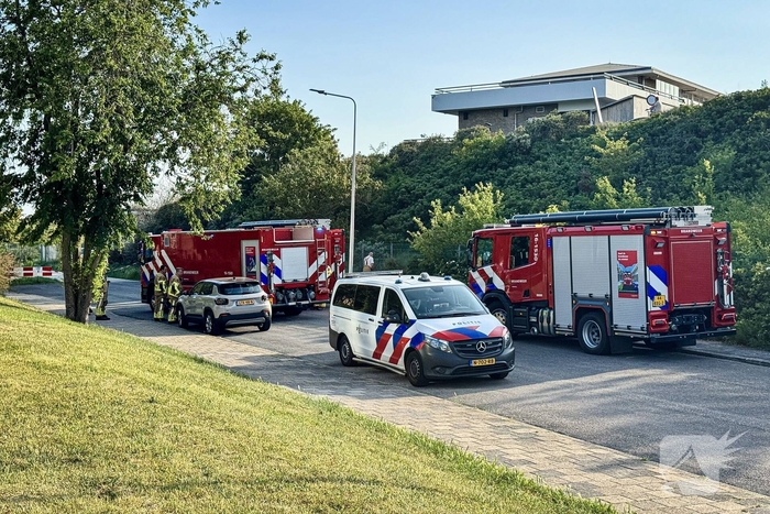 Brandweer bestrijdt flinke duinbrand