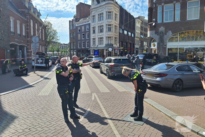 Arrestatieteam ingezet, politie sluit omgeving af