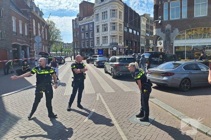 Arrestatieteam ingezet, politie sluit omgeving af