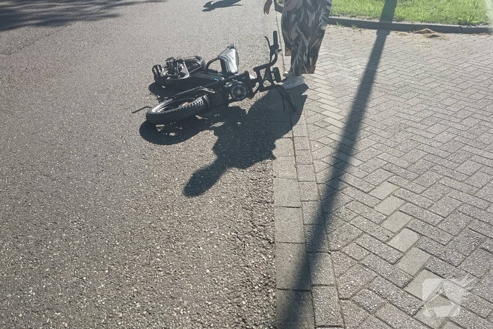 Kind op fatbike aangereden door auto