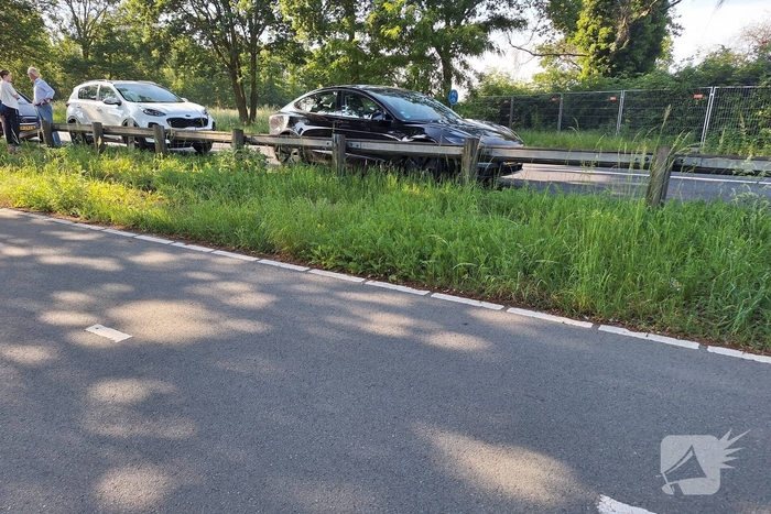 Drie voertuigen betrokken bij aanrijding