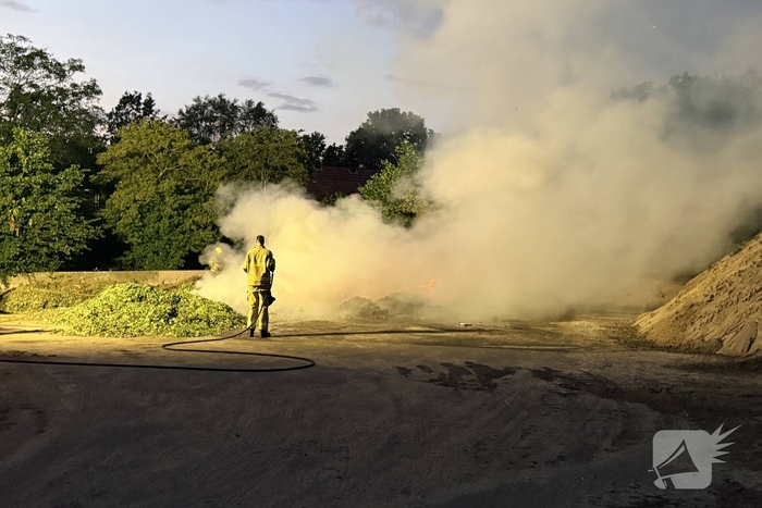 Buitenbrand in snoeiafval in Schijndel