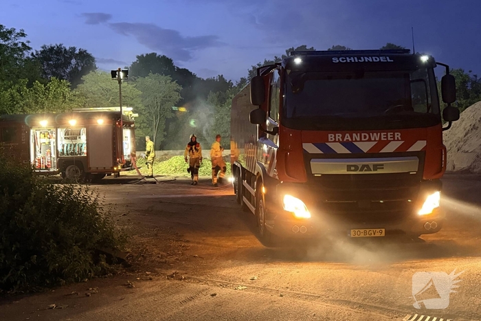 Buitenbrand in snoeiafval in Schijndel