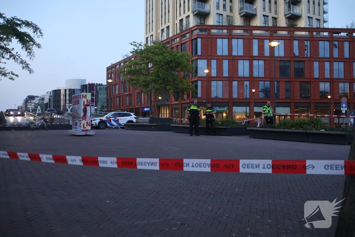 Zwaargewonde na mishandeling voor station Leiden Centraal