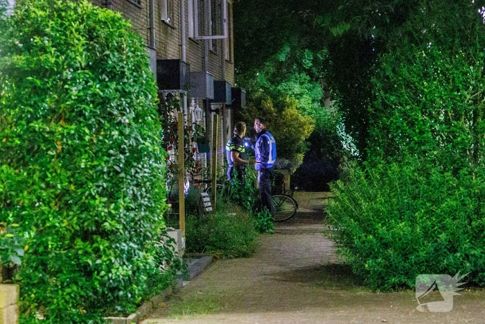 Explosie beschadigt voordeur rijtjeswoning