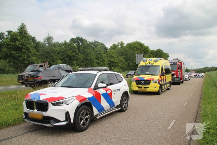 Bestelbusje komt te water, bestuurder gereanimeerd