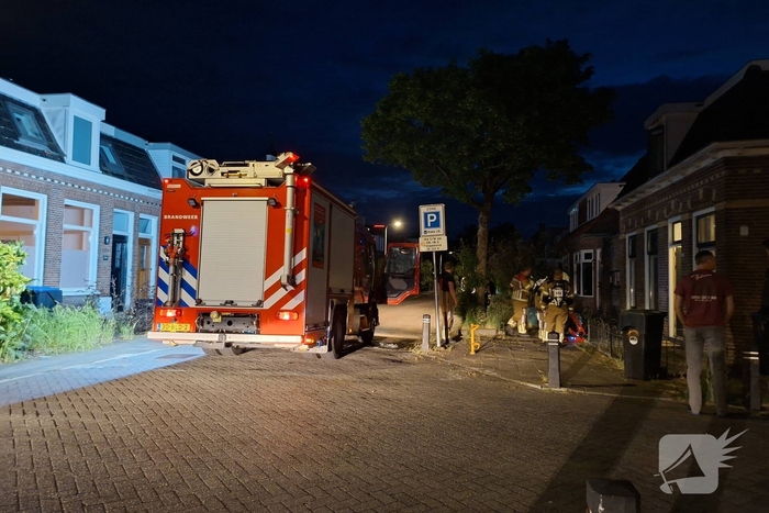 Brandweer ventileert woning na brand
