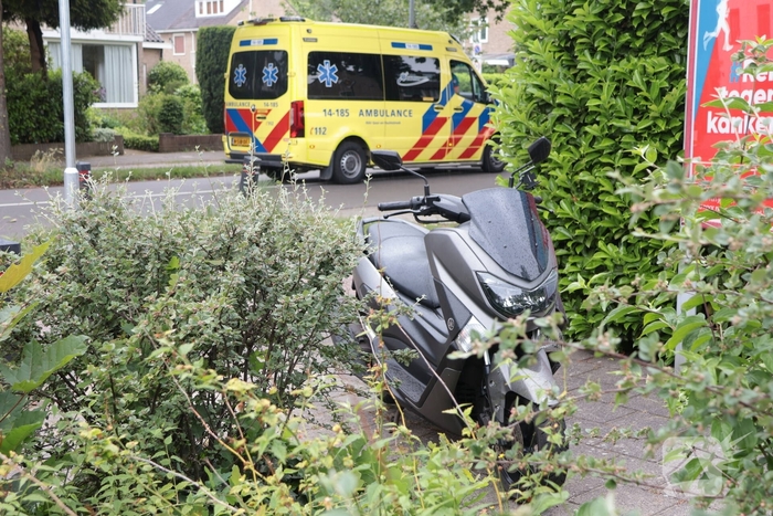 Ongeval met motorscooter en auto leidt tot doorrijden