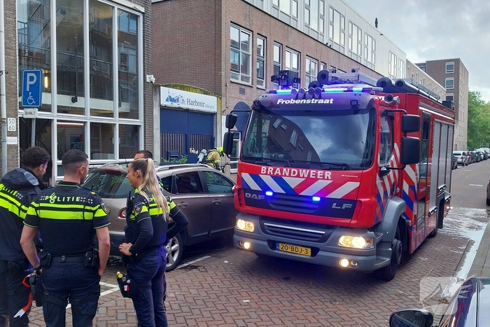 Gebouwbrand veroorzaakt sterke rooklucht
