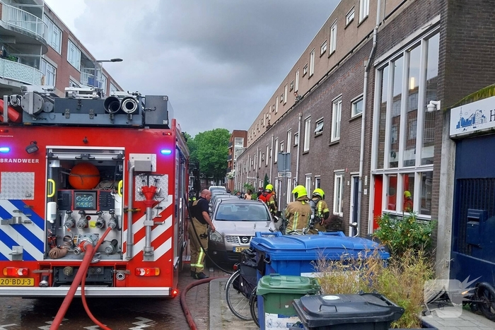 Gebouwbrand veroorzaakt sterke rooklucht